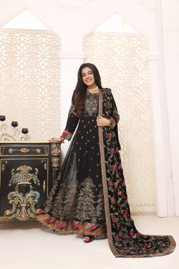 Hadiaeman Embroidered Velvet Collection 23′