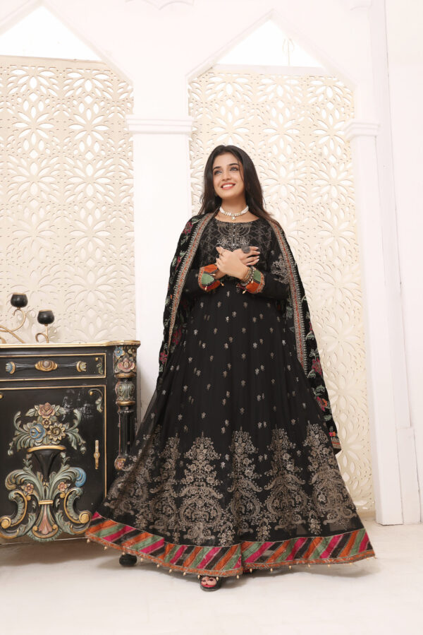 Hadiaeman Embroidered Velvet Collection 23′ - Image 2