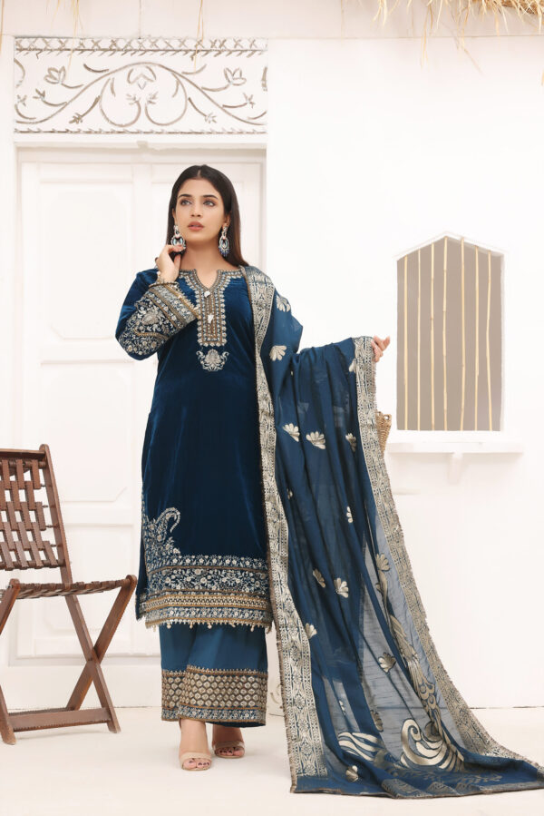 Hadiaeman Embroidered Velvet Collection 23′
