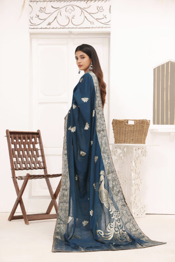 Hadiaeman Embroidered Velvet Collection 23′ - Image 3