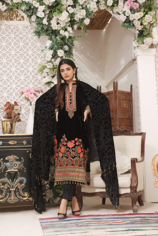 Hadiaeman Embroidered Velvet Collection 23′